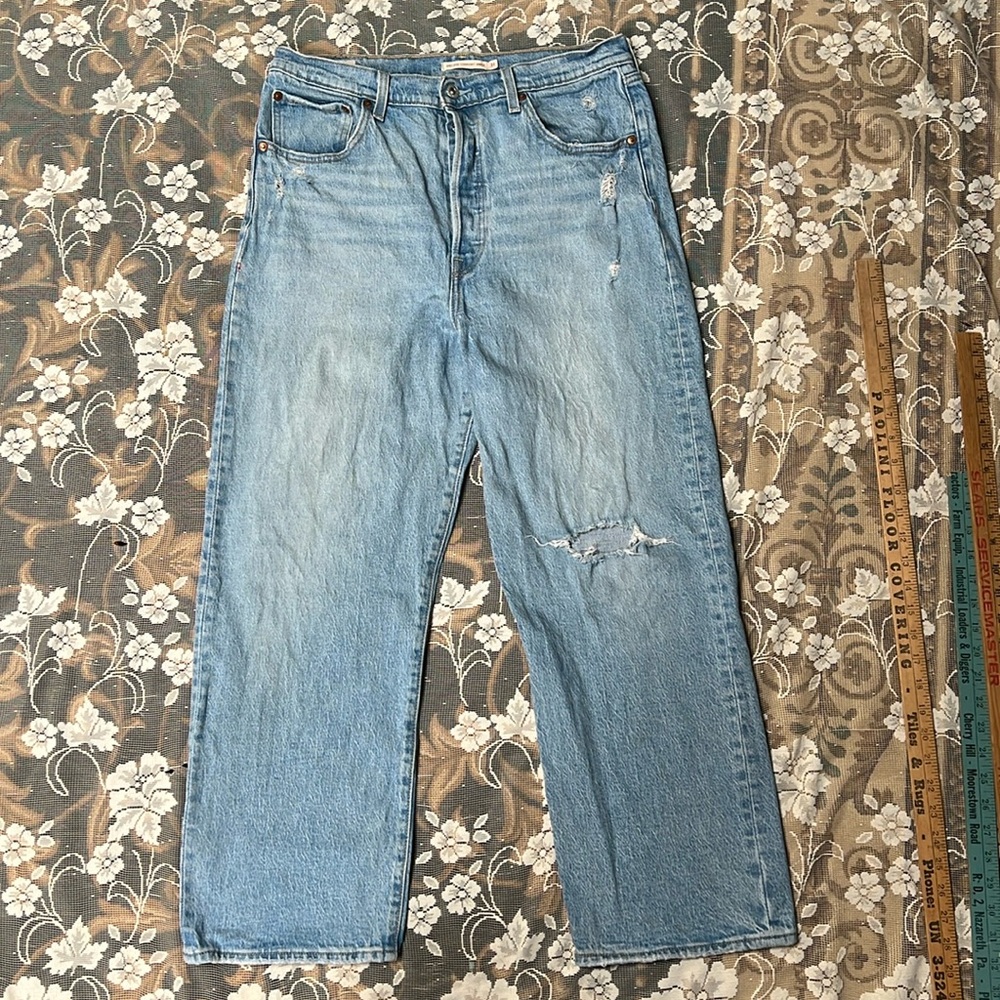 Levi’s Ribcage Straight Ankle Jeans | high waist premium denim w/ buttonfly